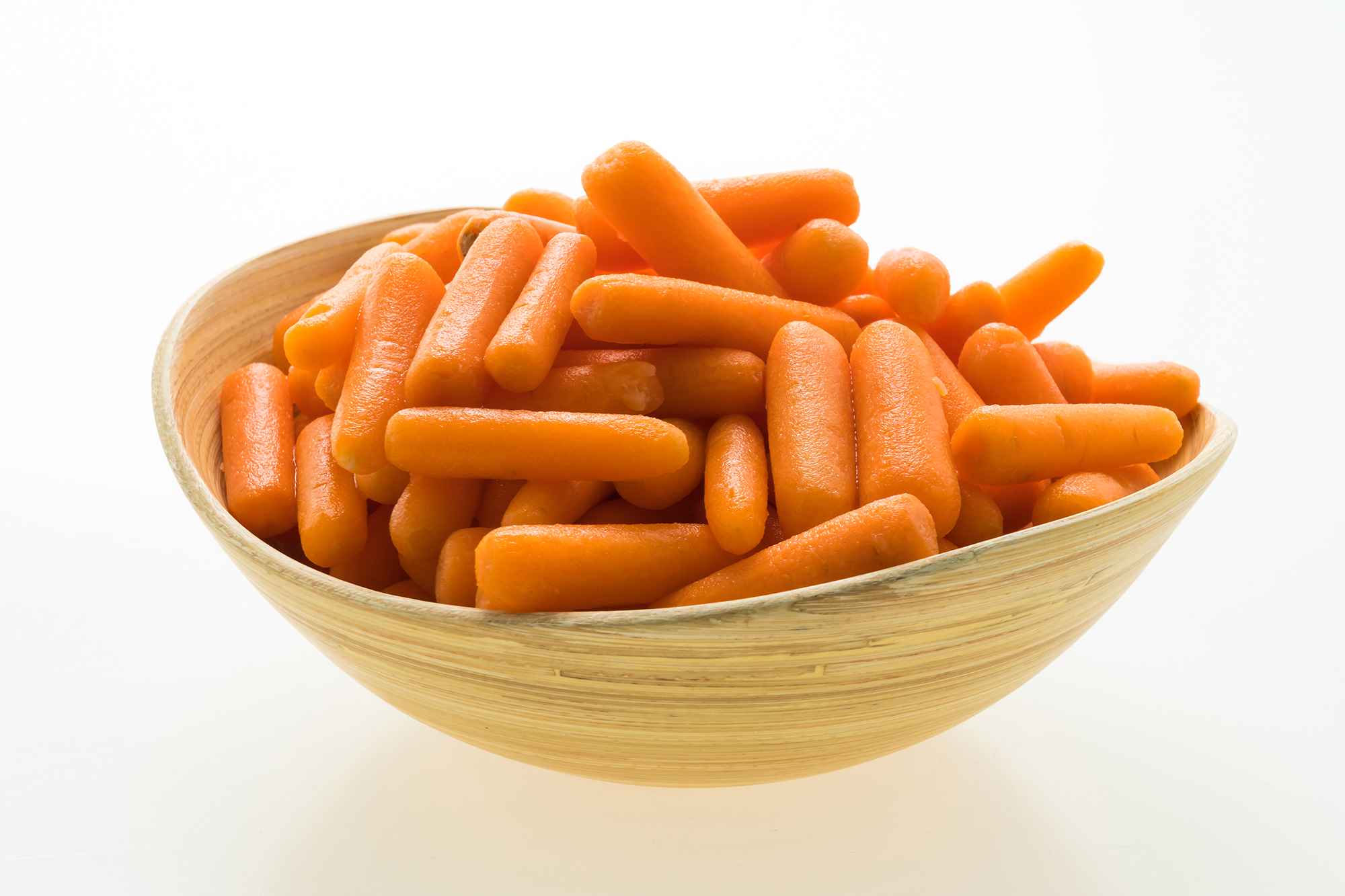 Только не говорите об этом вашим детям! Откуда на самом деле берется мини-морковь